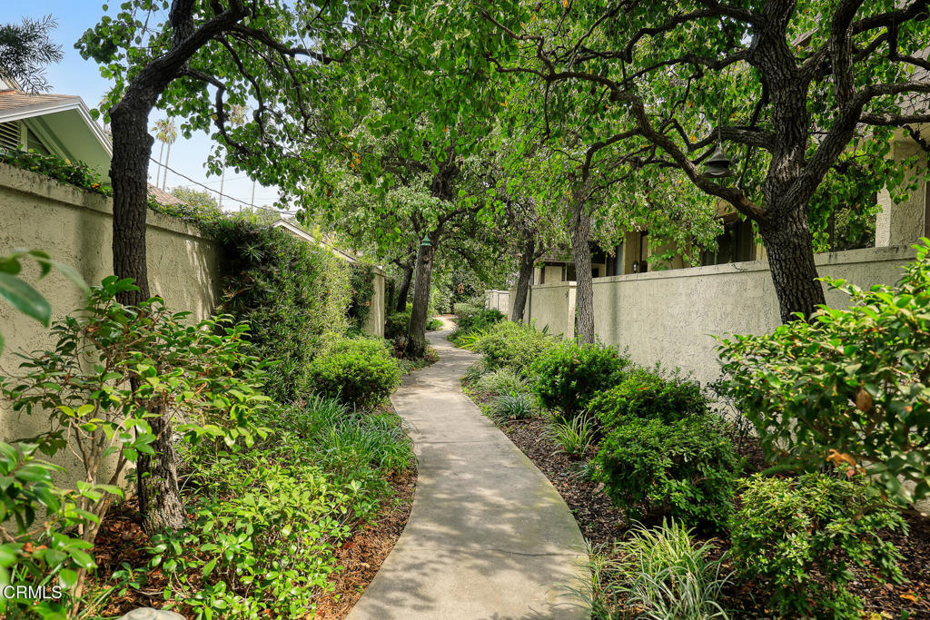 1832 Bushnell Avenue