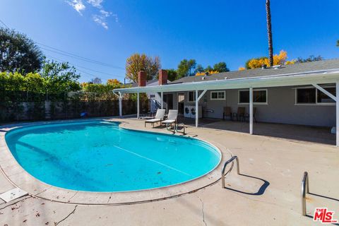 Photo of 6966 SEDAN Avenue, West Hills, CA 91307 (MLS # 26725335)