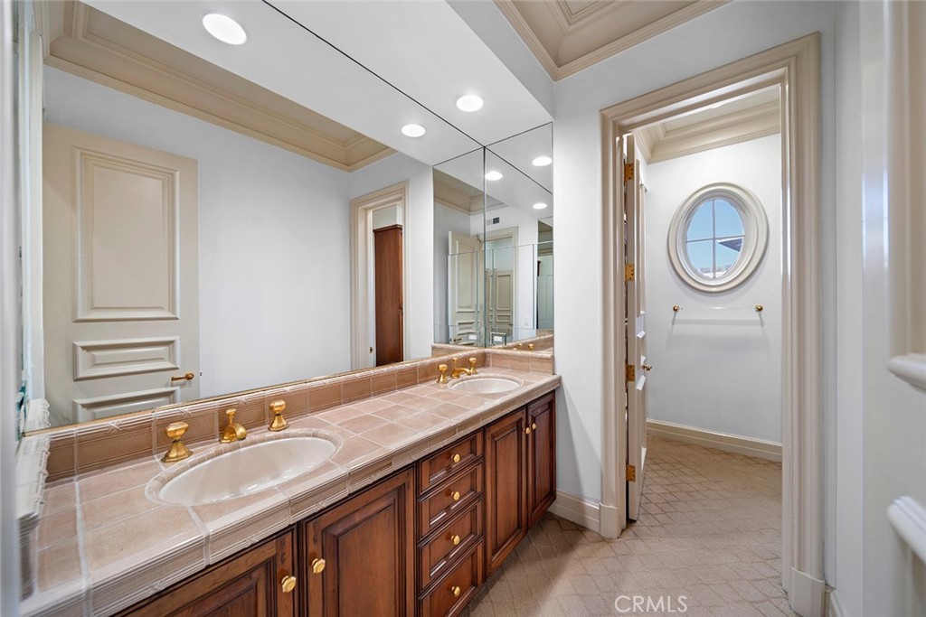 Emerald Bay (EB) - Residential Lease