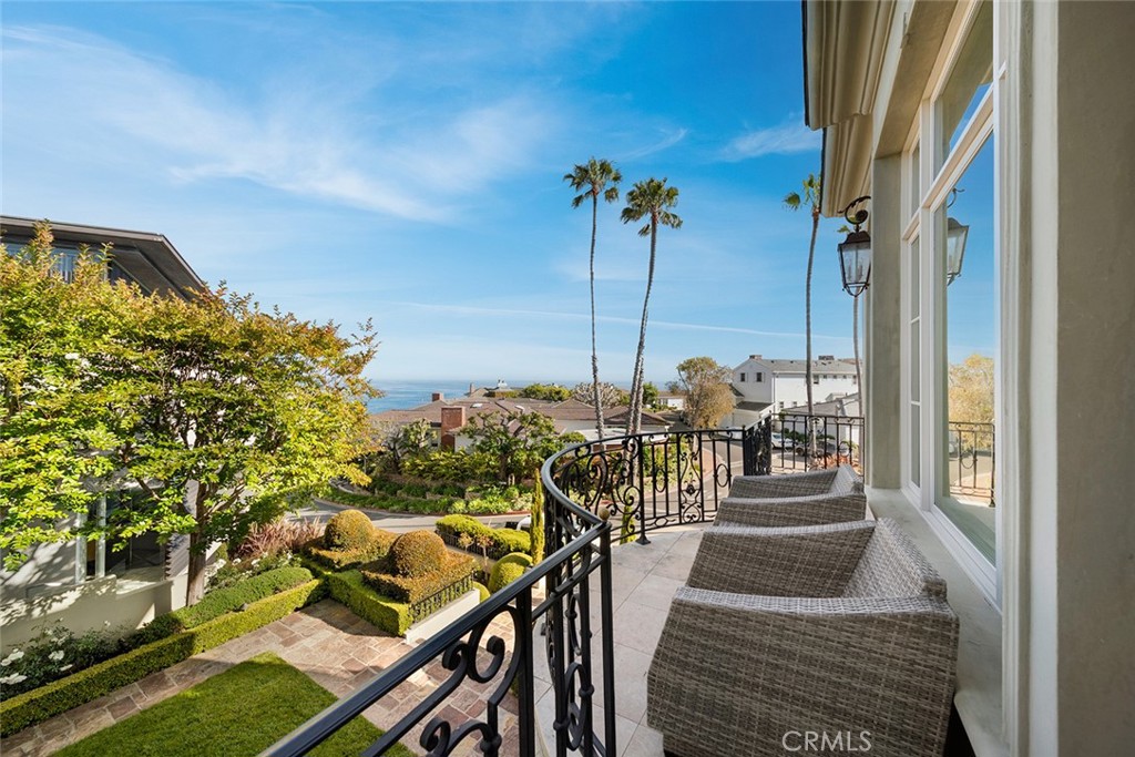 121 Emerald Bay