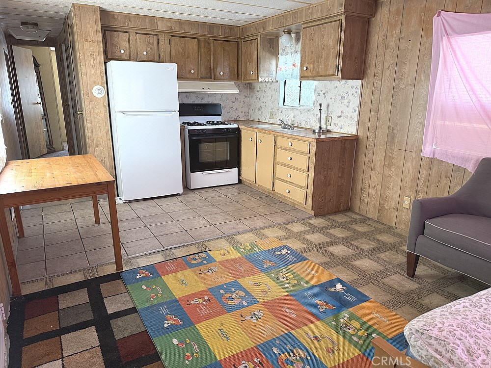 13713 S Vermont Avenue 15