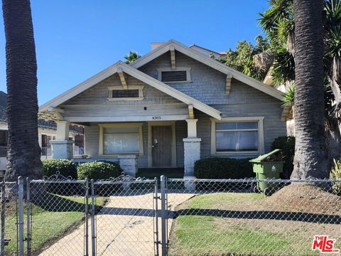 Photo of 4305 S Flower Street, Los Angeles, CA 90037 (MLS # 26638583)