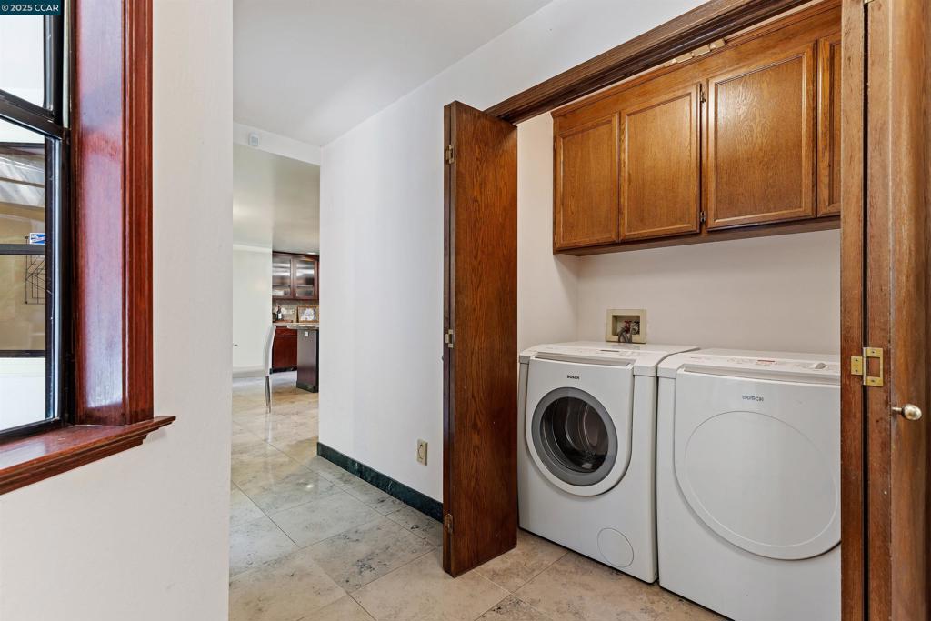 ORINDA C.C. - Residential