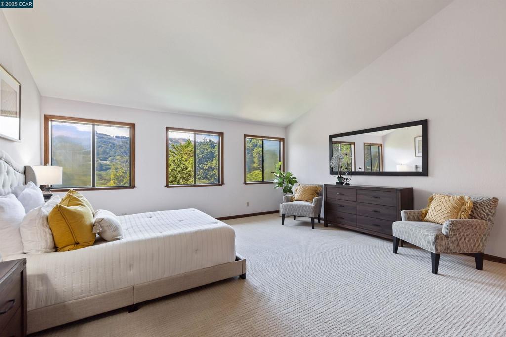 ORINDA C.C. - Residential