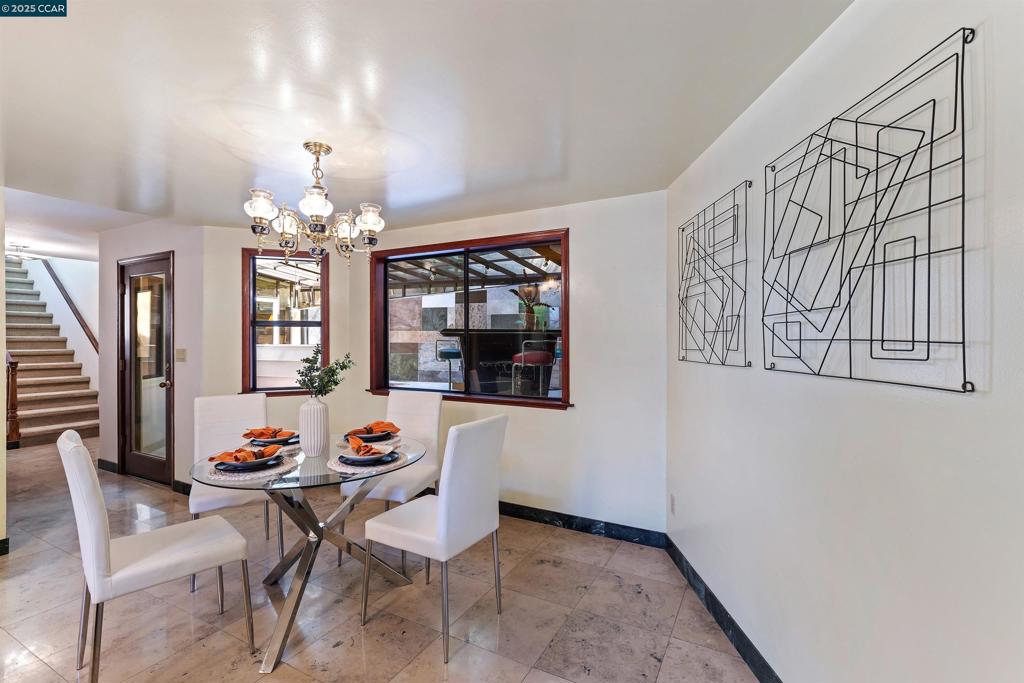 ORINDA C.C. - Residential