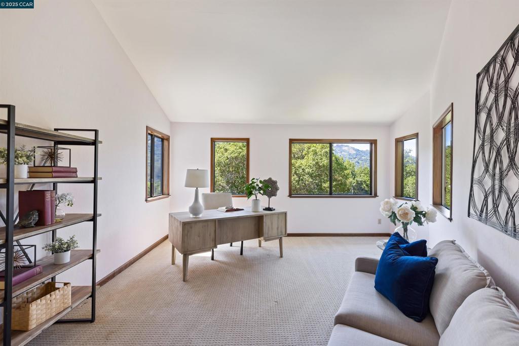 ORINDA C.C. - Residential