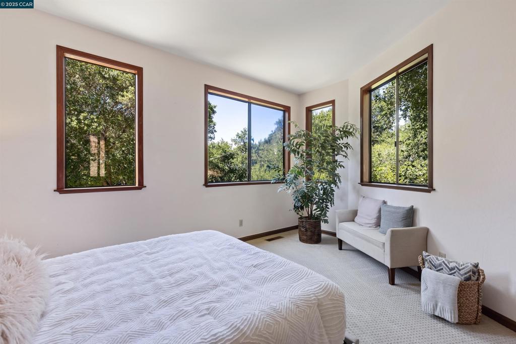 ORINDA C.C. - Residential