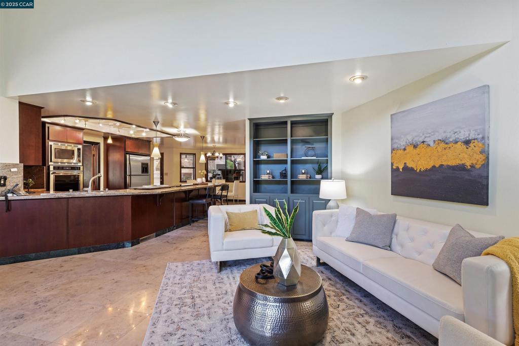 ORINDA C.C. - Residential