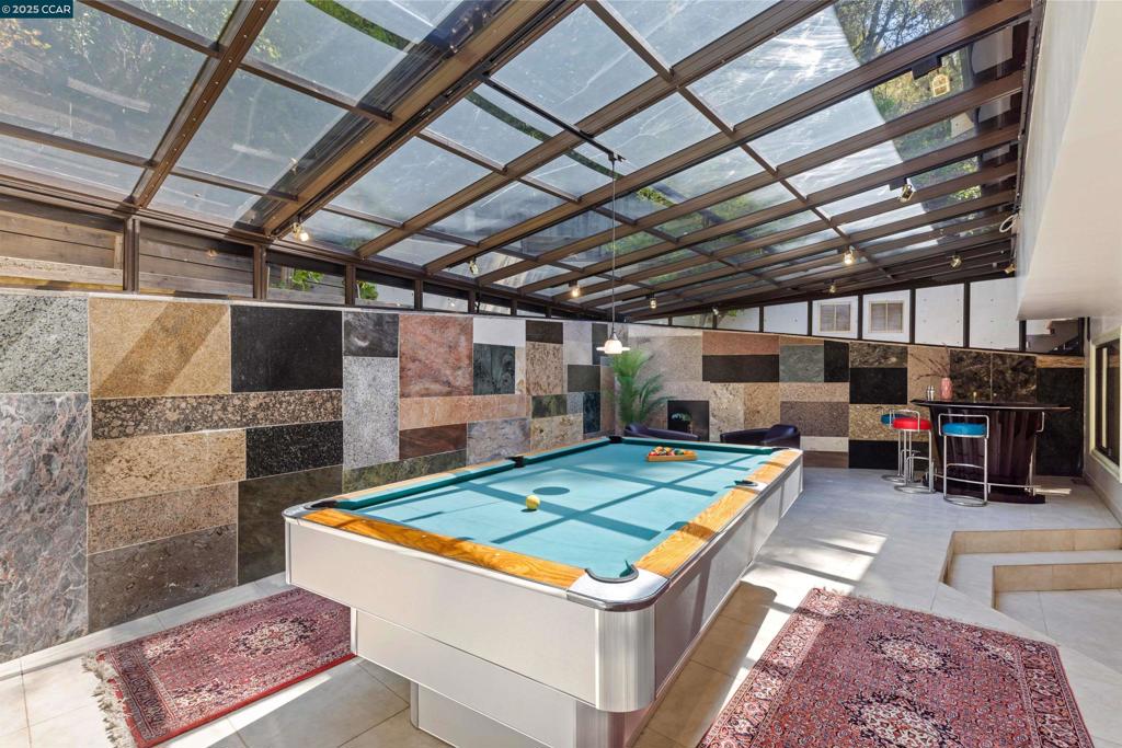 ORINDA C.C. - Residential