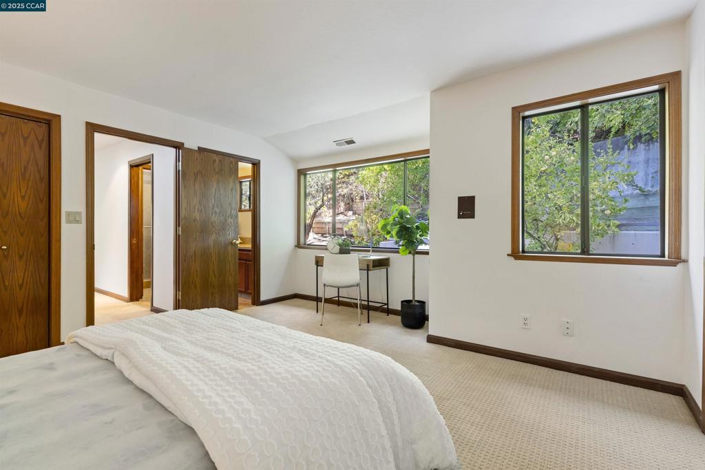 ORINDA C.C. - Residential