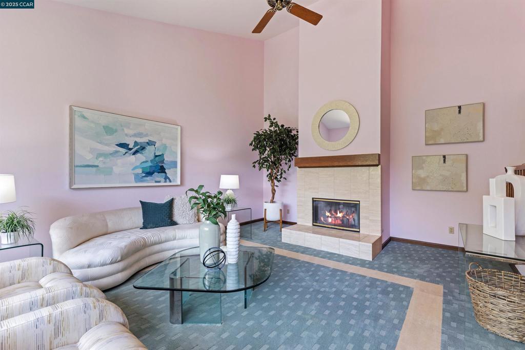 ORINDA C.C. - Residential