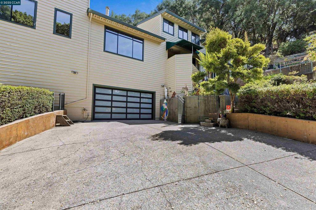 ORINDA C.C. - Residential