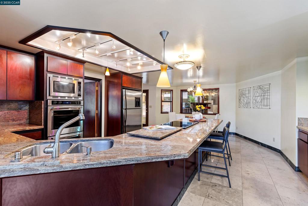 ORINDA C.C. - Residential