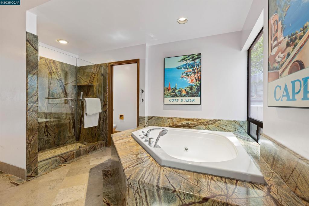 ORINDA C.C. - Residential