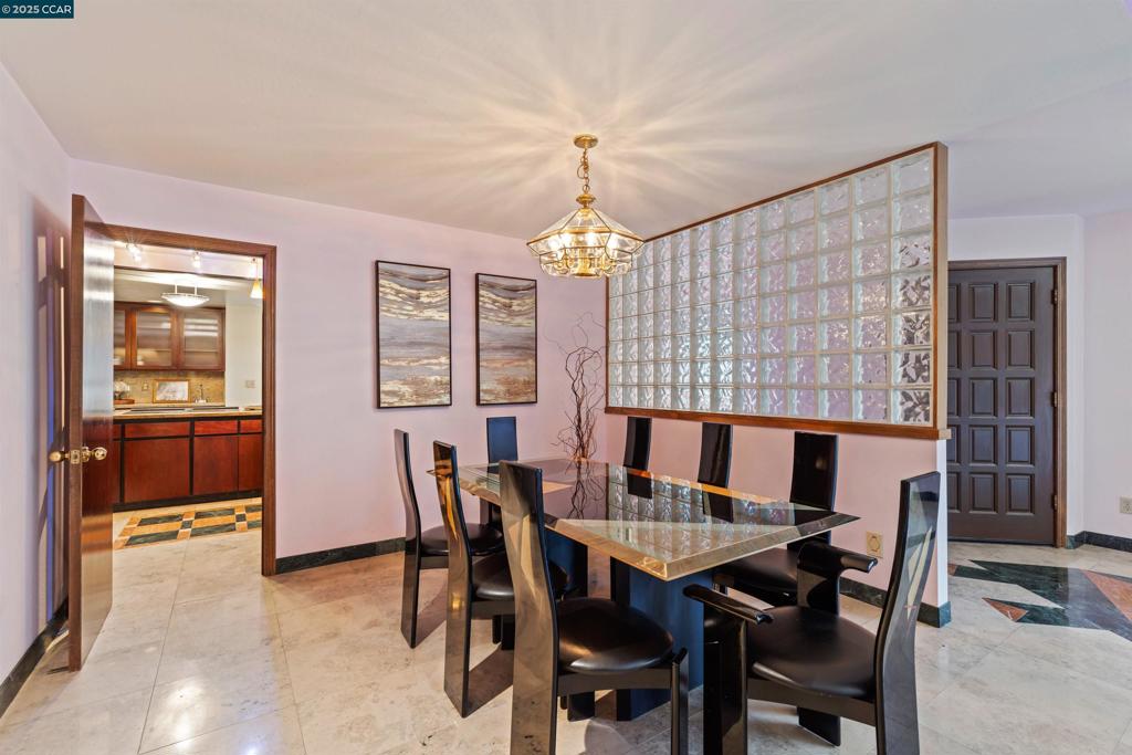 ORINDA C.C. - Residential