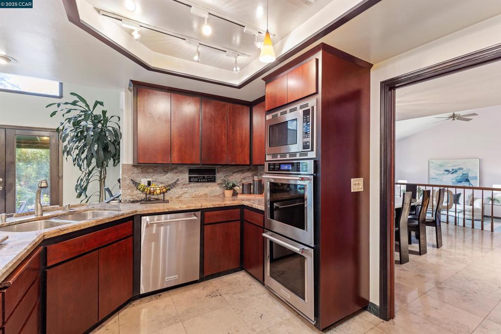 ORINDA C.C. - Residential