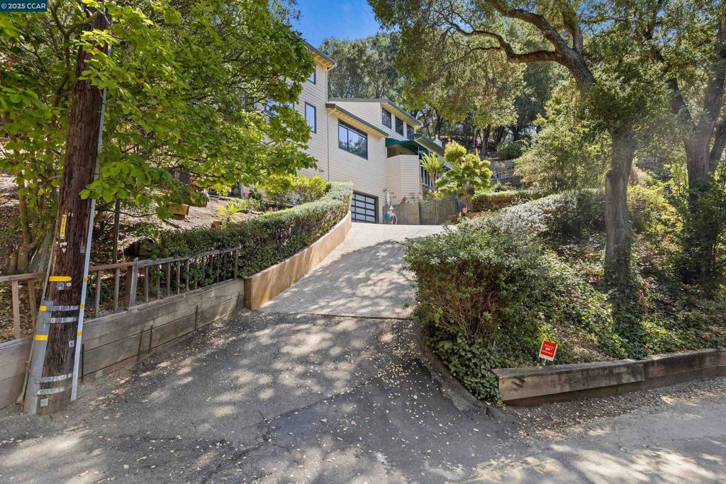 ORINDA C.C. - Residential
