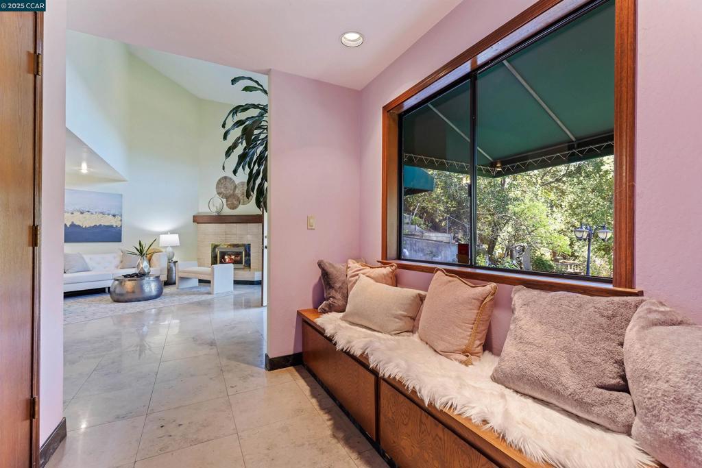 ORINDA C.C. - Residential