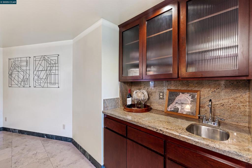 ORINDA C.C. - Residential