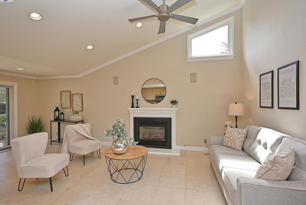 368 Cardona Cir
