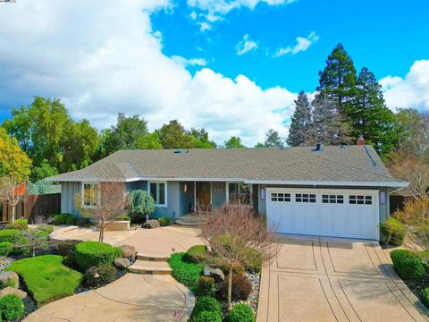 Photo of 368 Cardona Cir Cir, San Ramon, CA 94583 (MLS # 41089765)