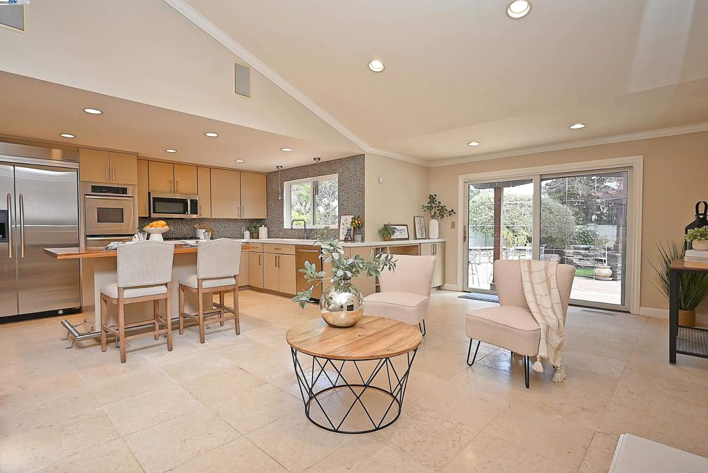 368 Cardona Cir