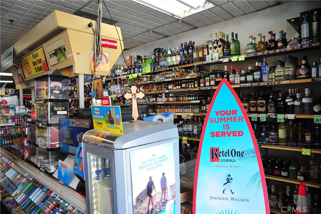 16561 Bolsa Chica