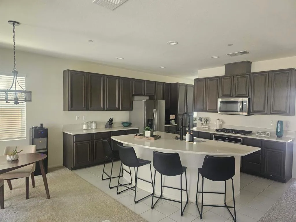 Chula Vista, California 91913, United States, 5 Bedrooms Bedrooms, ,4 BathroomsBathrooms,Residential,Active,94206