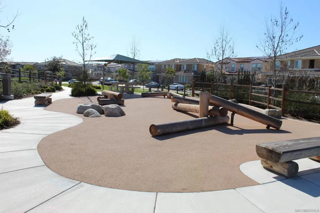 Chula Vista, California 91913, United States, 5 Bedrooms Bedrooms, ,4 BathroomsBathrooms,Residential,Active,94206