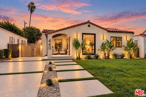 Photo of 440 W Fairview Boulevard, Inglewood, CA 90302 (MLS # 26991143)