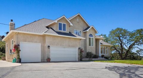 Photo of 28837 Underwood Road, Salinas, CA 93908 (MLS # ML82045252)