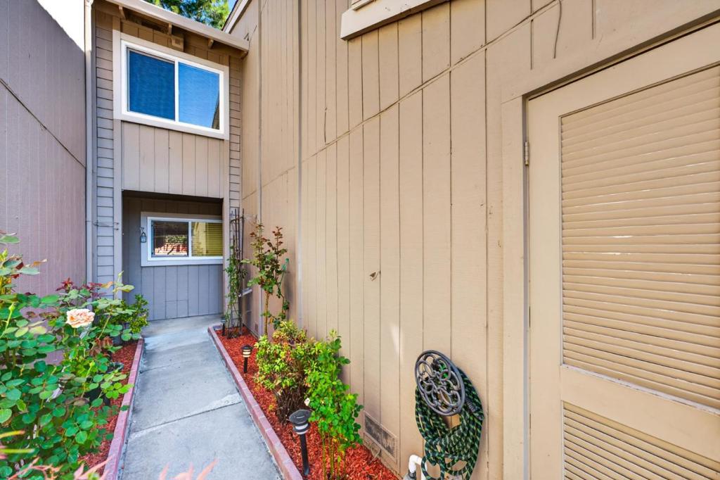 22821 Longdown Road, Cupertino CA 95014