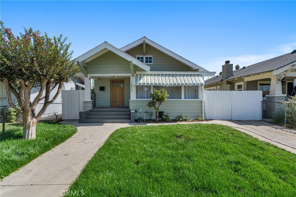 Welcome to 3422 6th Avenue, a beautifully remodeled 2-bedroom, 1-bathroom home offering 1,024 square feet of living space on a 5,808 square foot lot. This thoughtfully updated residence features new flooring throughout, elegant quartz countertops with a marble backsplash, and a bathroom finished with porcelain tile in the shower and bathtub area. Blending classic Los Angeles character with modern upgrades, this move-in ready home is ideally situated in the vibrant Park Mesa Heights neighborhood—known for its tree-lined streets, strong community feel, and convenient proximity to cafés, local markets, parks, schools, downtown Los Angeles, Culver City, and Inglewood. Whether you’re a first-time buyer, a growing family, or seeking a turnkey property in a central location, 3422 6th Avenue offers the perfect combination of comfort, charm, and everyday convenience.