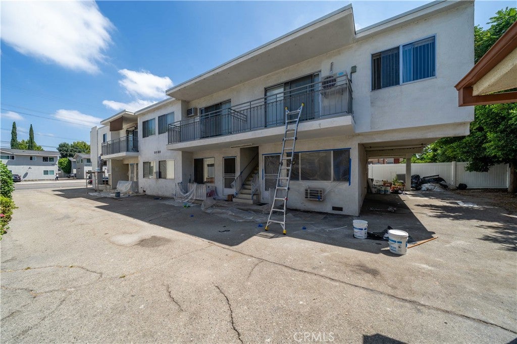 14716 Magnolia Boulevard