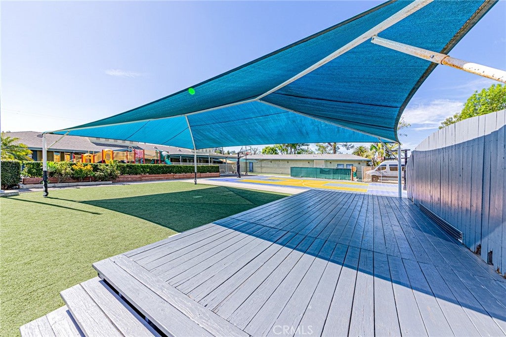 3401 N Harbor