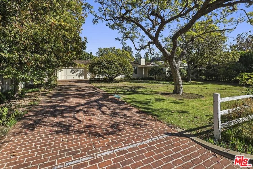 OFFER DEADLINE IS THURSDAY, 11/10 AT 11AM. FIRST TIME ON THE MARKET IN OVER 50 YEARS. The house is situated on a 14,500+ sqft lot with over 100 feet of street frontage. Prime Brentwood Park location, on a very quiet street with no cut-through traffic between Sunset Blvd and San Vicente Blvd. Close proximity to all shopping areas, fitness establishments, coffee houses, and restaurants that Brentwood has to offer. Steps away from the renowned Brentwood Country Mart, where you can grab coffee at Cafe Luxe, lunch at "the Farm", and shop around at the numerous boutiques. The San Vicente bike path takes you West to spend the day at the beach, or East to pick up flowers and fresh produce at the Brentwood Farmer's Market on Sunday mornings. In one of the best school districts in Los Angeles, and close to 7 acclaimed private schools. An opportunity like this does NOT come around often! Trust sale - no court confirmation.