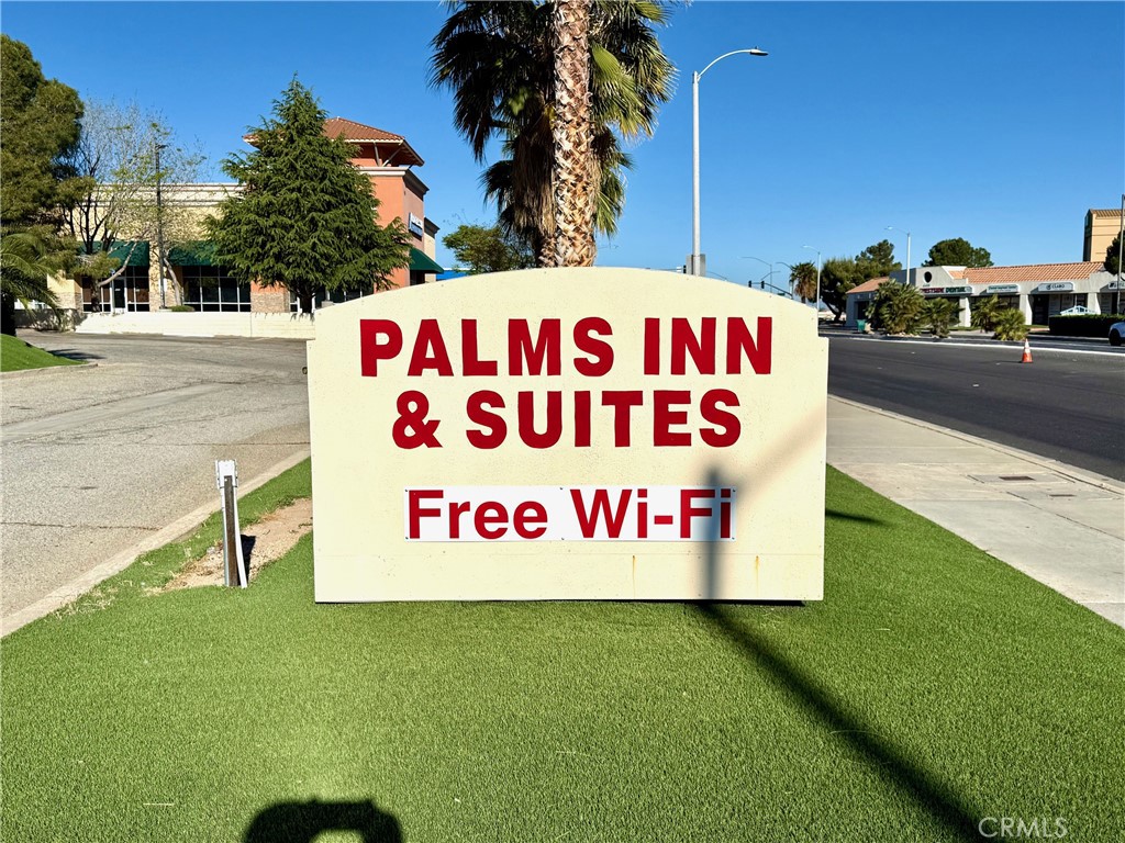 430 W Palmdale