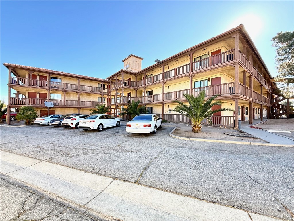 430 W Palmdale