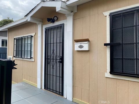 1140 1/2 S Oxford Los Angeles CA 90006