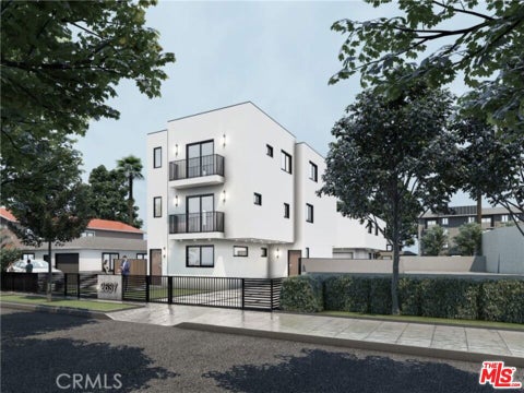 Photo of 2637 S Longwood Avenue, Los Angeles, CA 90016 (MLS # 26926753)