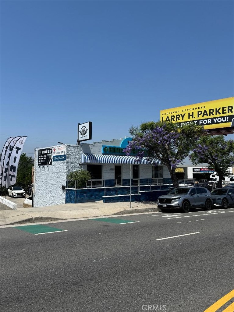 7616 Foothill Boulevard