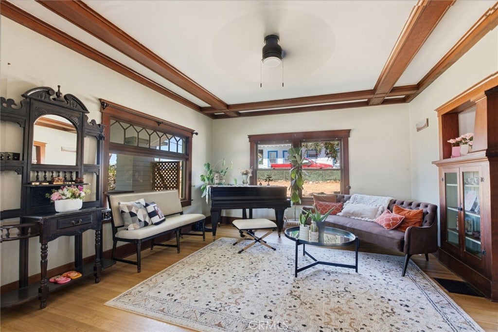 228 S Spring