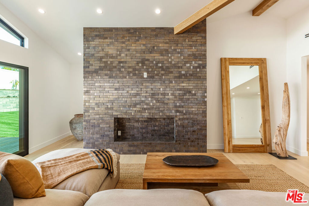 Old Agoura - Residential