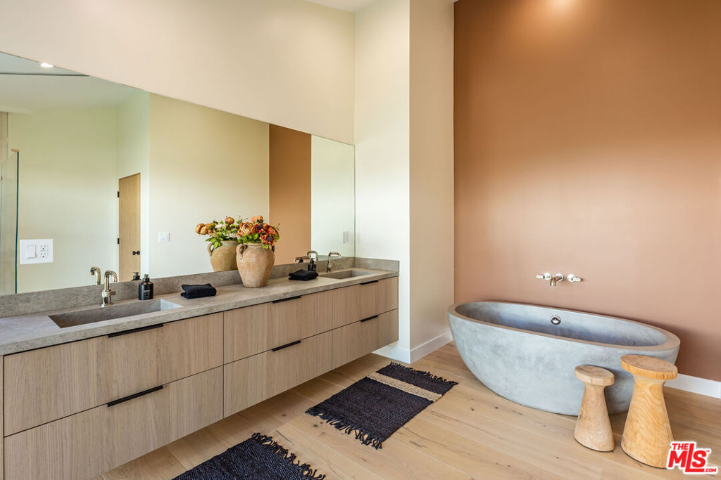 Old Agoura - Residential