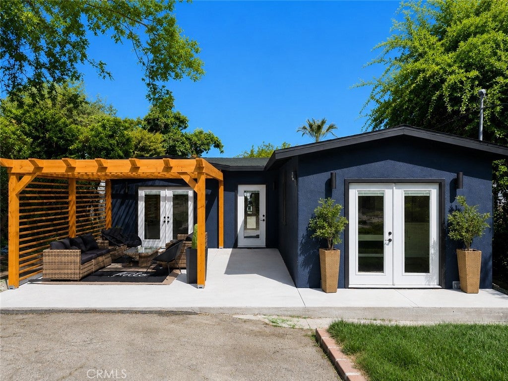 885 Montecito DR