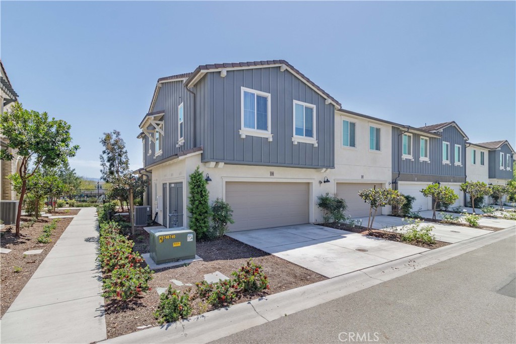 3560 E Lantern Paseo 138