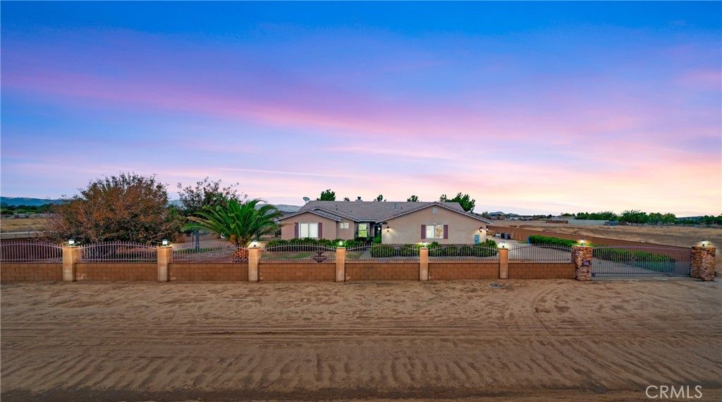 Photo of 8347 W Avenue D10, Lancaster, CA 93536 (MLS # SR25267600)