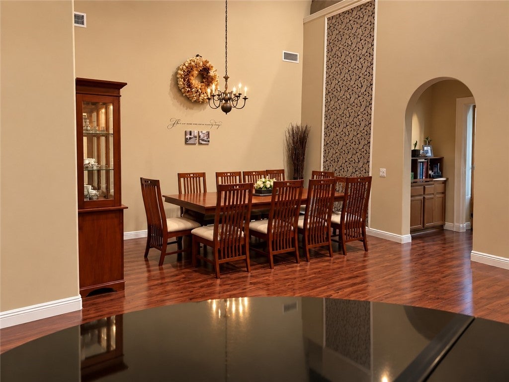 2233 Avenida Del Mar