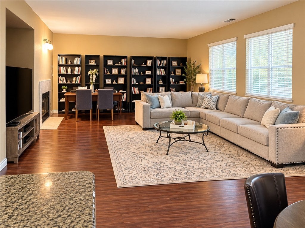 2233 Avenida Del Mar