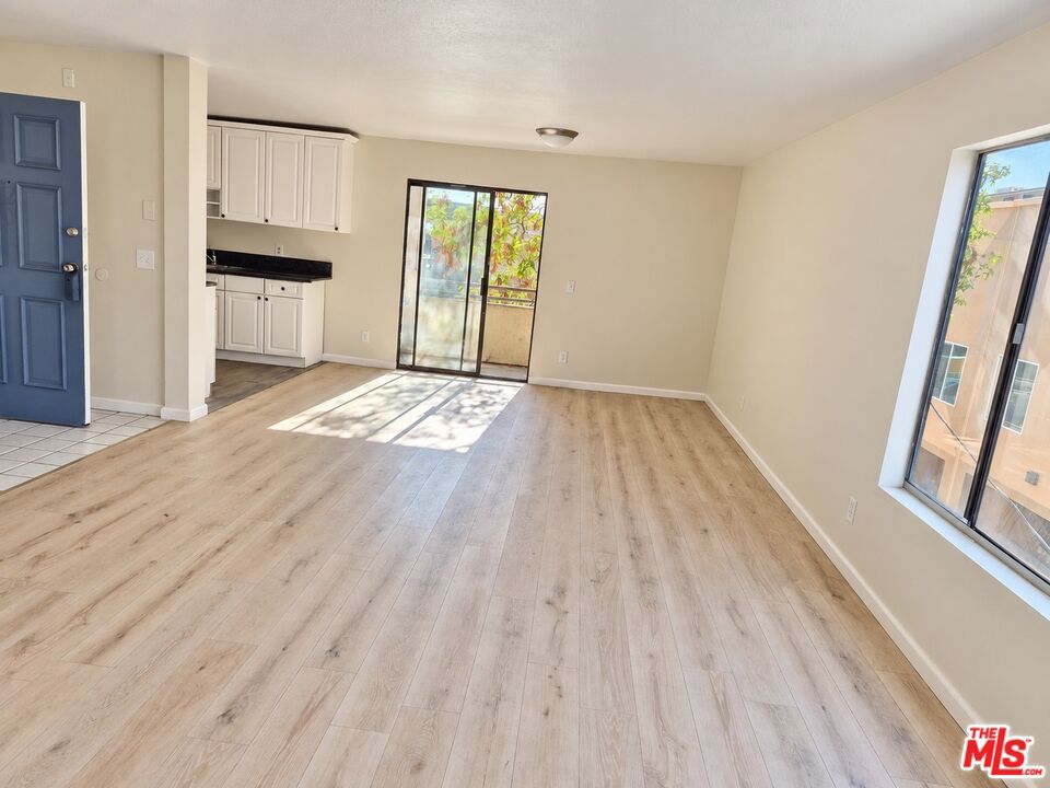 10901 Laurel Canyon Boulevard 209